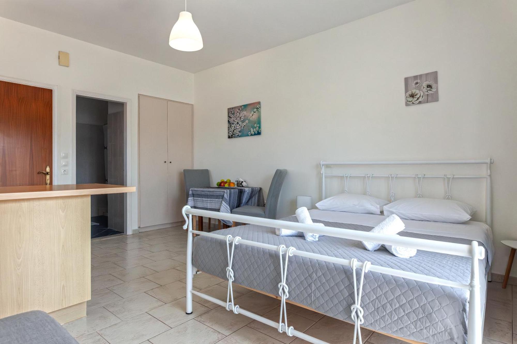 Economisa Apartments イアリソス エクステリア 写真